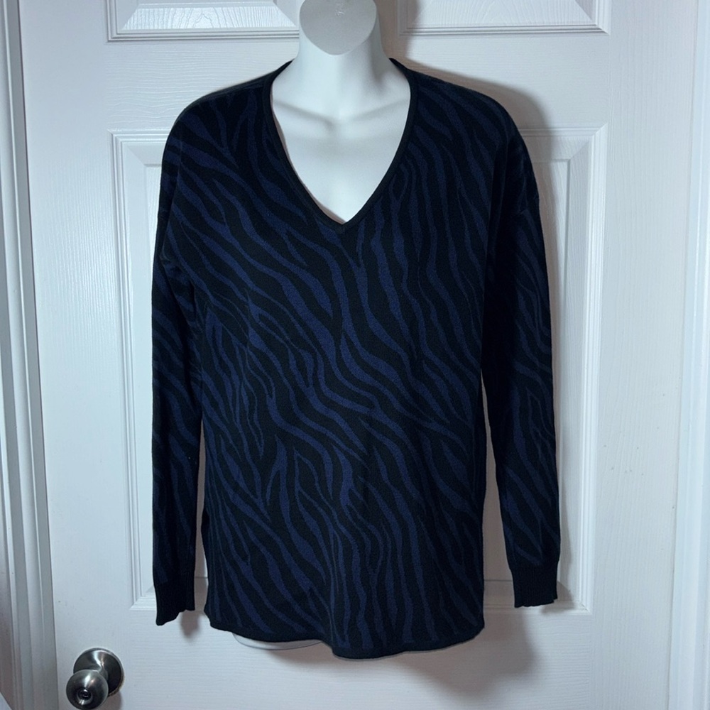 Lilla P Women’s Animal Print Knit Size XS Blue and Black Pullover
